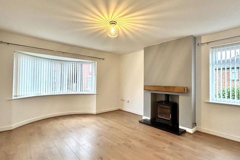 2 bedroom detached bungalow to rent, George Street, Newcastle