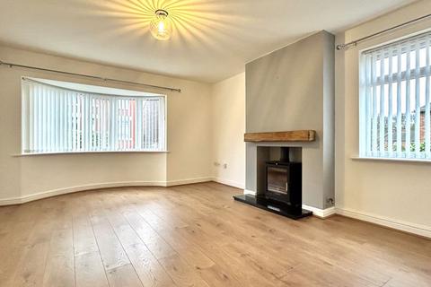 2 bedroom detached bungalow to rent, George Street, Newcastle