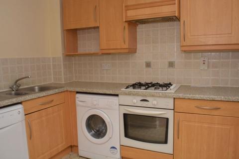 2 bedroom apartment to rent, Grasholm Way, Slough