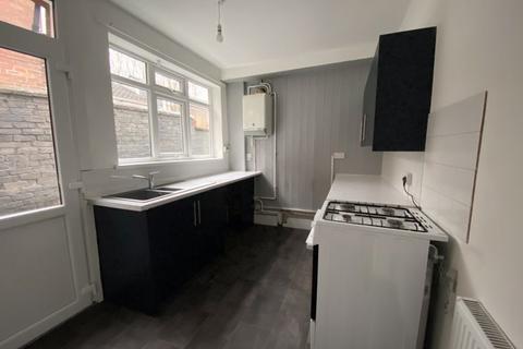 2 bedroom terraced house to rent, Albert Street, Biddulph