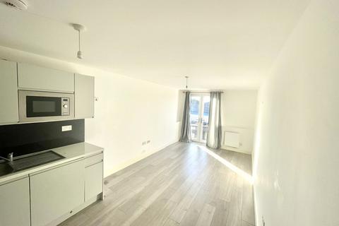 1 bedroom apartment to rent, Flat, CO10