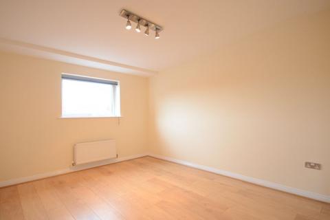 2 bedroom flat to rent, Spur House