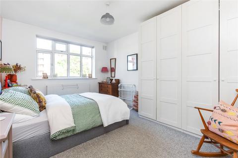 2 bedroom maisonette for sale, Abbots Park, London, SW2