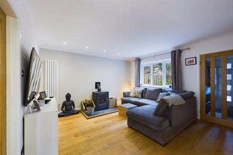 8 Rame Croft, Rame Cross, Penryn, TR10 9NB