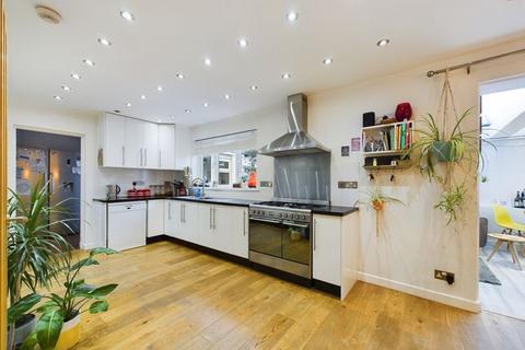 8 Rame Croft, Rame Cross, Penryn, TR10 9NB