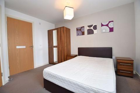 3 bedroom apartment to rent, Pilgrims Way, Salford