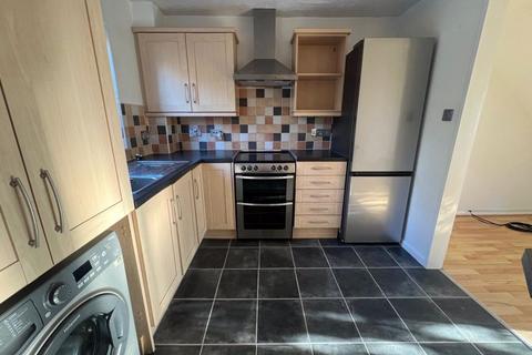 2 bedroom terraced house to rent, Honeysuckle Close, Bristol