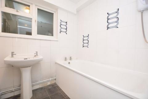 2 bedroom flat for sale, Dove Park, Hatch End