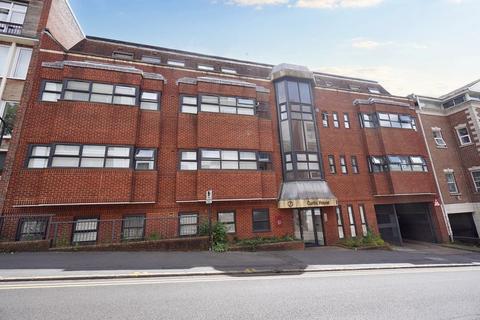 2 bedroom apartment to rent, Corporation Street, High Wycombe HP13