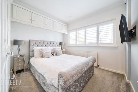 68 Nelson Road, Rainham, RM13 8AL
