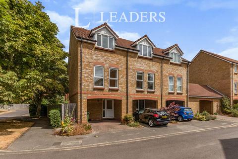 2 bedroom end of terrace house to rent, Farriers Road