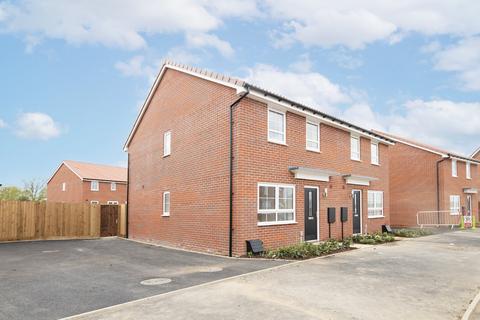 3 bedroom semi-detached house to rent, Haldane Drive, Cringleford