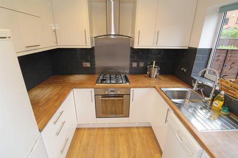 3 bedroom semi-detached house to rent, Isaacson Drive, Wavendon Gate