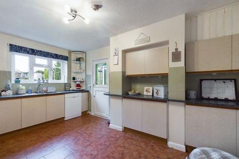 16 Hitchen, Merriott, TA16 5QX