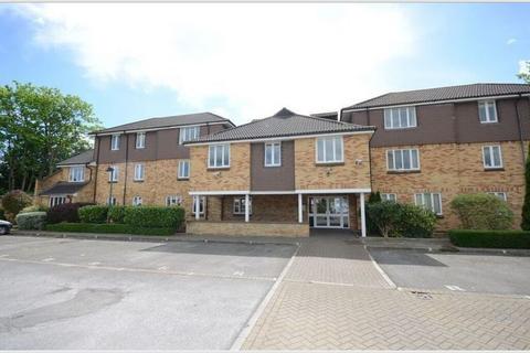 2 bedroom apartment to rent, Clewer Hill Road