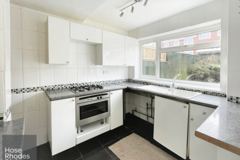 3 bedroom end of terrace house to rent, Sandcroft Avenue, Ryde