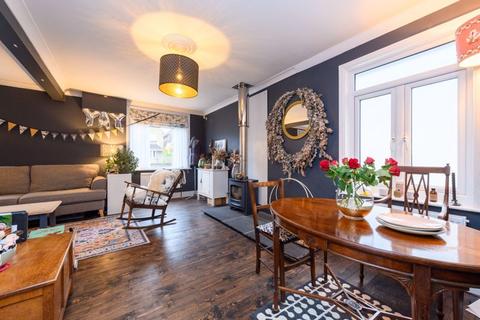 242 Melksham Road, Holt, Trowbridge, BA14 6QW