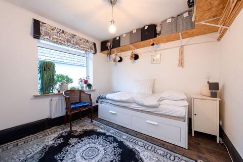242 Melksham Road, Holt, Trowbridge, BA14 6QW