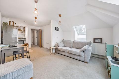 1 bedroom apartment for sale, Hadleigh Grove, Coulsdon CR5