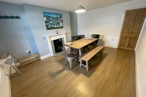 3 bedroom end of terrace house to rent, Grenville Road, Lostwithiel PL22