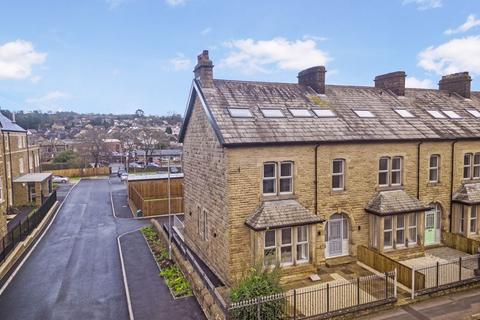 6 bedroom end of terrace house for sale, Richmond Terrace, Leeds LS20