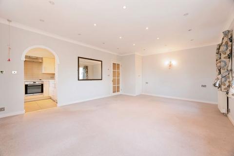 1 bedroom retirement property for sale, Salisbury Road, Worcester Park KT4