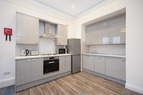 3 bedroom flat to rent, Wolseley Place, Edinburgh, EH8