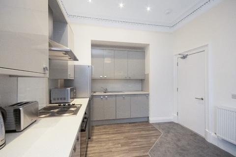 3 bedroom flat to rent, Wolseley Place, Edinburgh, EH8