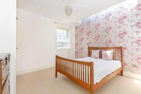 2 bedroom apartment to rent, London W12