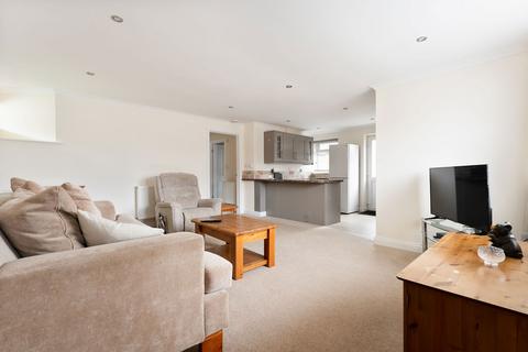Shaleen Gomeldon Road, Winterbourne Gunner, Salisbury, SP4 6LR