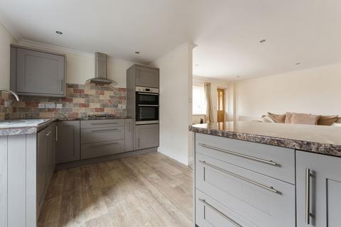 Shaleen Gomeldon Road, Winterbourne Gunner, Salisbury, SP4 6LR