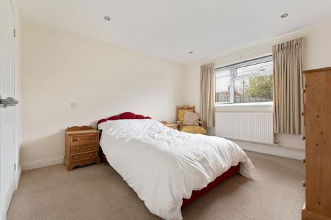 Shaleen Gomeldon Road, Winterbourne Gunner, Salisbury, SP4 6LR