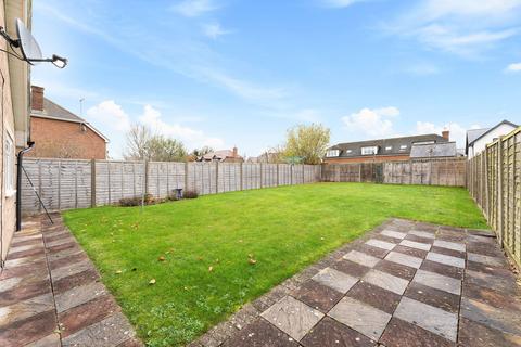 Shaleen Gomeldon Road, Winterbourne Gunner, Salisbury, SP4 6LR