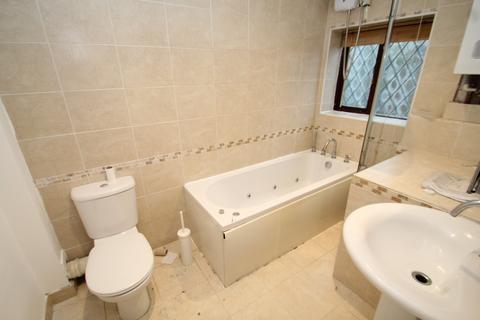 3 bedroom semi-detached house to rent, Fearnville Drive, Leeds, West Yorkshire, UK, LS8