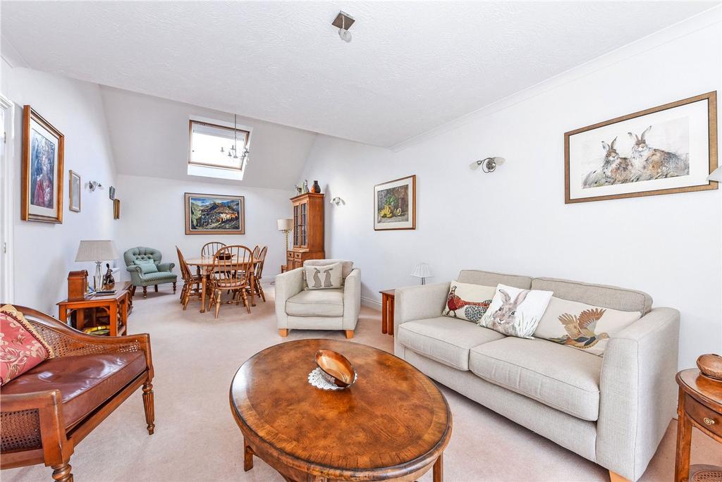 Sitting/Dining Room