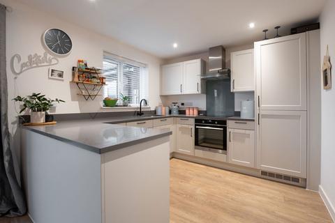 113 Adlam Way, Salisbury, SP2 9FA