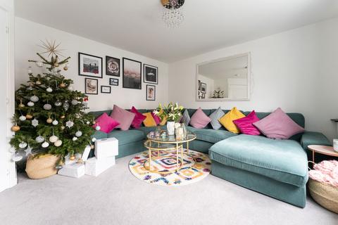 113 Adlam Way, Salisbury, SP2 9FA