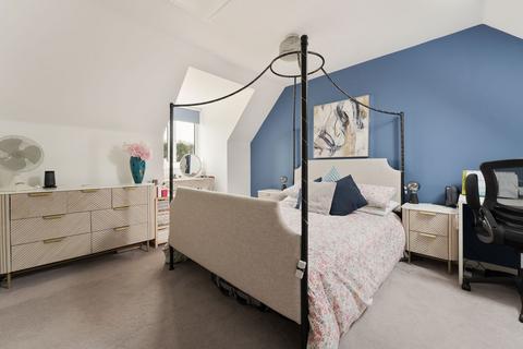 113 Adlam Way, Salisbury, SP2 9FA