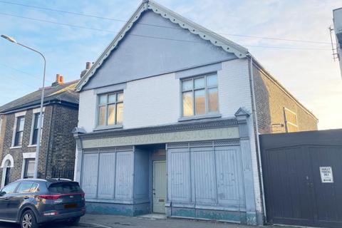 2 bedroom detached house for sale, 127 High Street, Queenborough, Kent