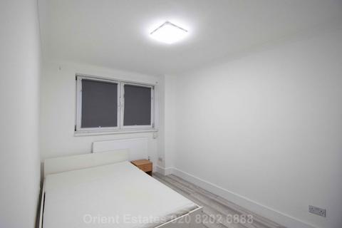 3 bedroom flat to rent, Raglan Street, London