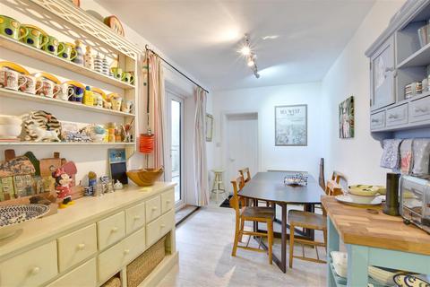 1 bedroom house for sale, Tram Road, Rye Harbour, Rye