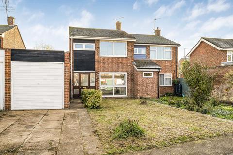 3 bedroom semi-detached house for sale, The Woodlands, Cambridge CB21