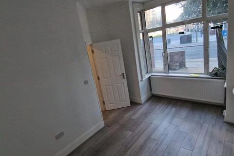 5 bedroom terraced house to rent, Colindale Aveune,Colindale