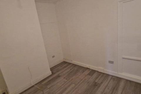 5 bedroom terraced house to rent, Colindale Aveune,Colindale