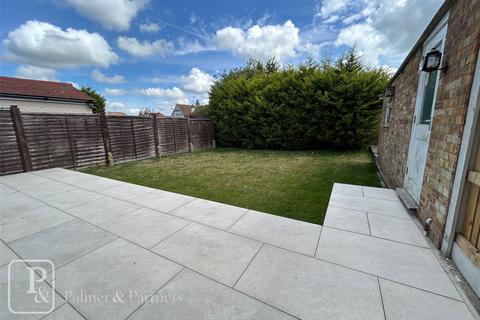 2 bedroom bungalow for sale, Nansen Road, Holland-on-Sea, Essex, CO15