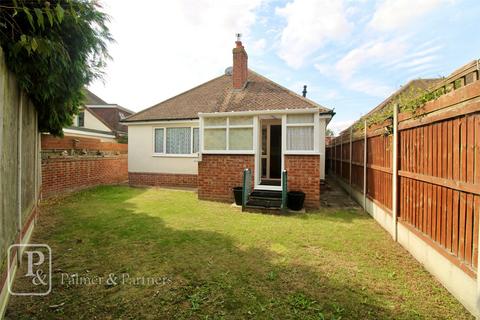 2 bedroom bungalow for sale, Kings Road, Clacton-on-Sea, Essex, CO15