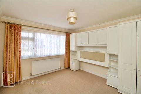 2 bedroom bungalow for sale, Kings Road, Clacton-on-Sea, Essex, CO15