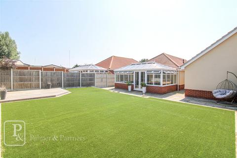 3 bedroom bungalow for sale, London Road, Clacton-on-Sea, Essex, CO16