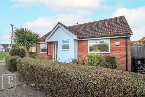 2 bedroom bungalow for sale, Southgreen Gardens, Clacton-on-Sea, Essex, CO16