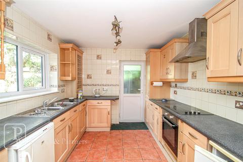 3 bedroom bungalow for sale, Rush Green Road, Clacton-on-Sea, Essex, CO16